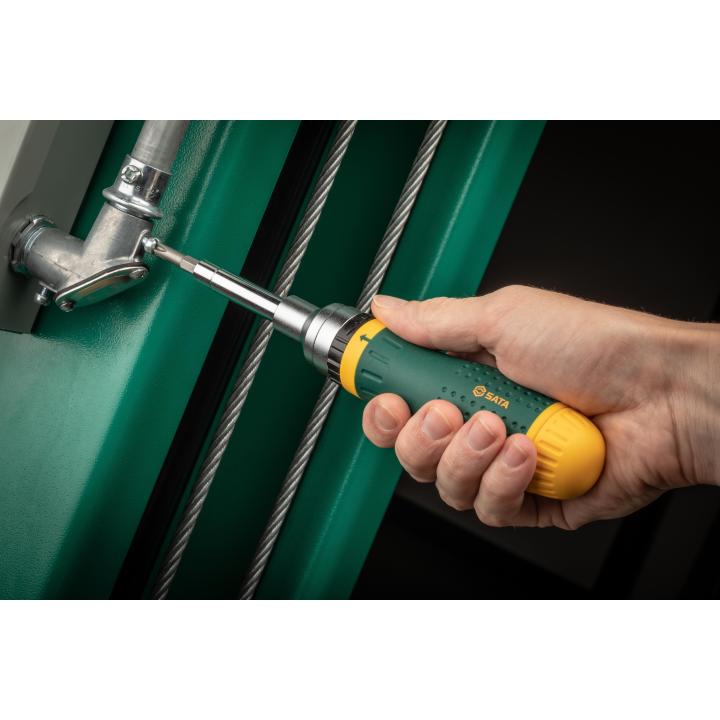 SAT_ST09350_IMG_INUSE-1